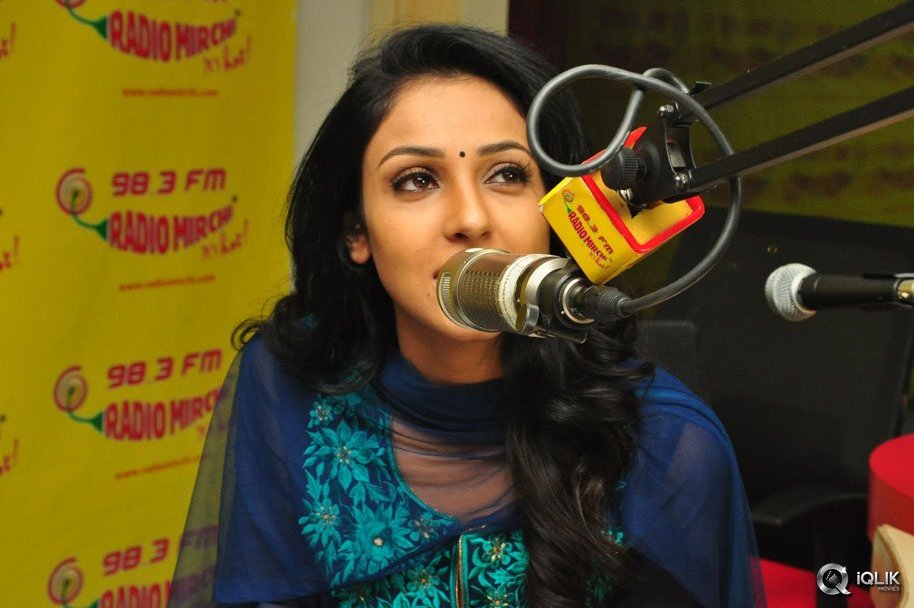 Majnu-Movie-Team-At-Radio-Mirchi